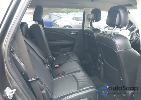 2019 Dodge Journey Crossroad z USA, uszkodzony, nr VIN 3C4PDCGG0KT717656